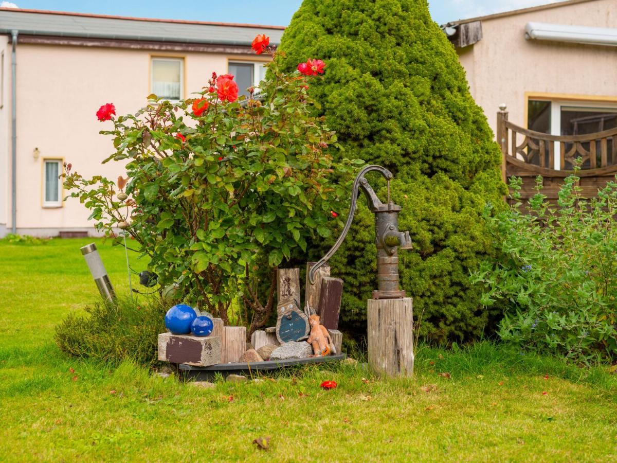 Idyllic Bungalow In Pepelow With Garden Eksteriør billede