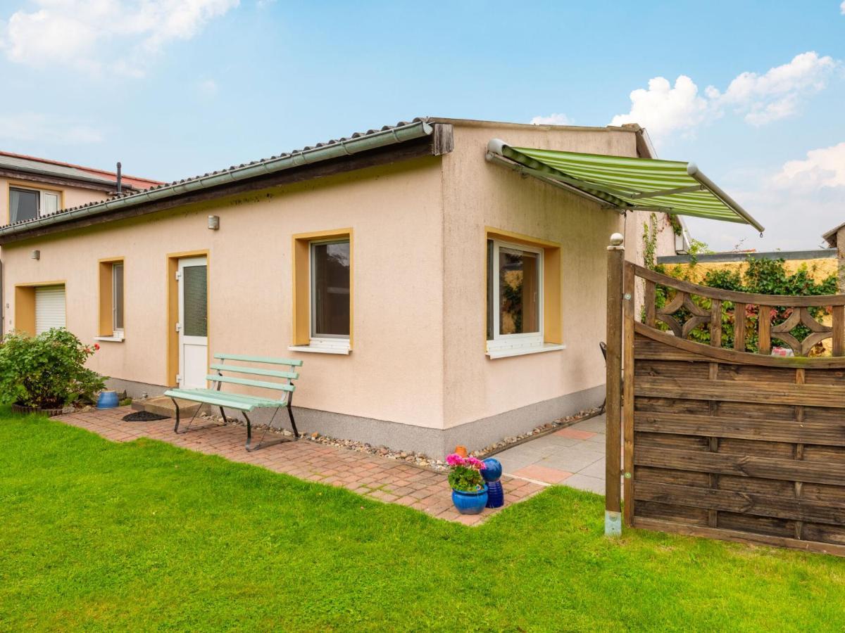 Idyllic Bungalow In Pepelow With Garden Eksteriør billede