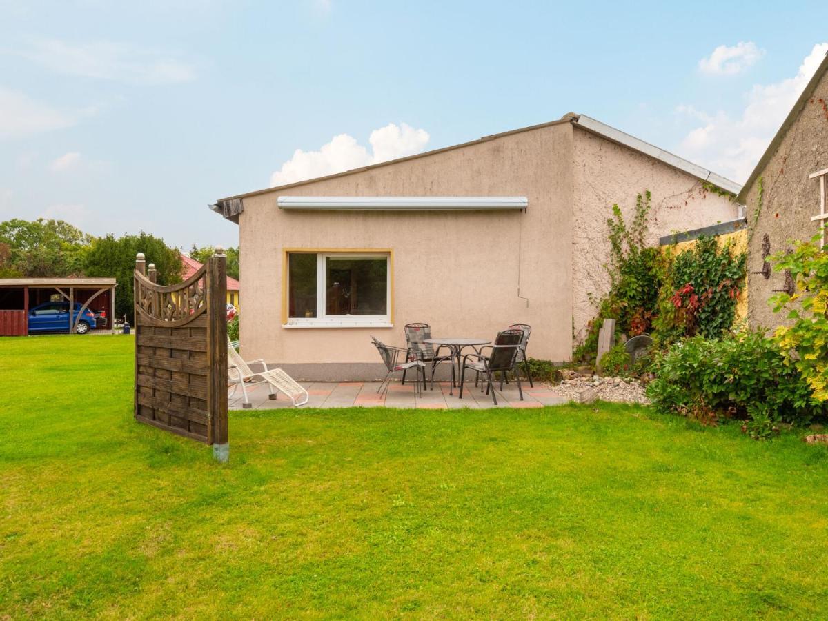 Idyllic Bungalow In Pepelow With Garden Eksteriør billede